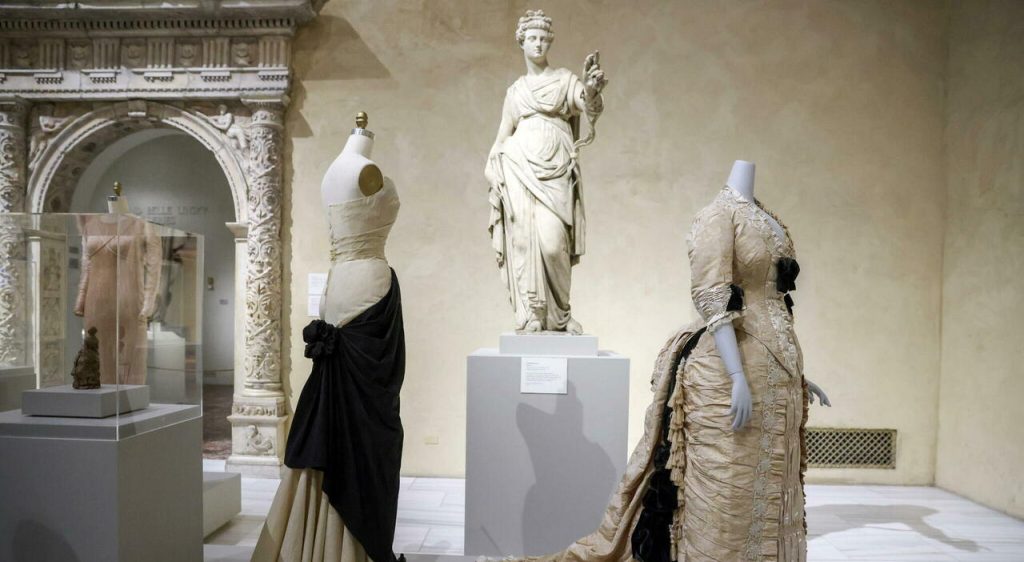 The Met Brings Fashion to the Spotlight with Condé Nast Galleries